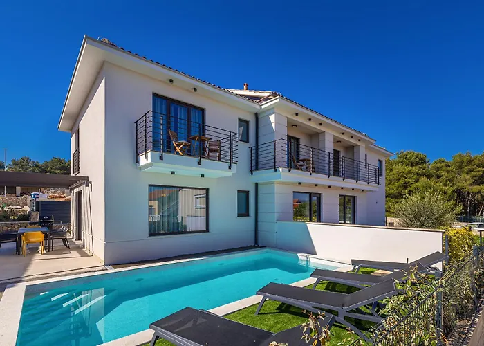 Holiday House Fra&La With Private Pool