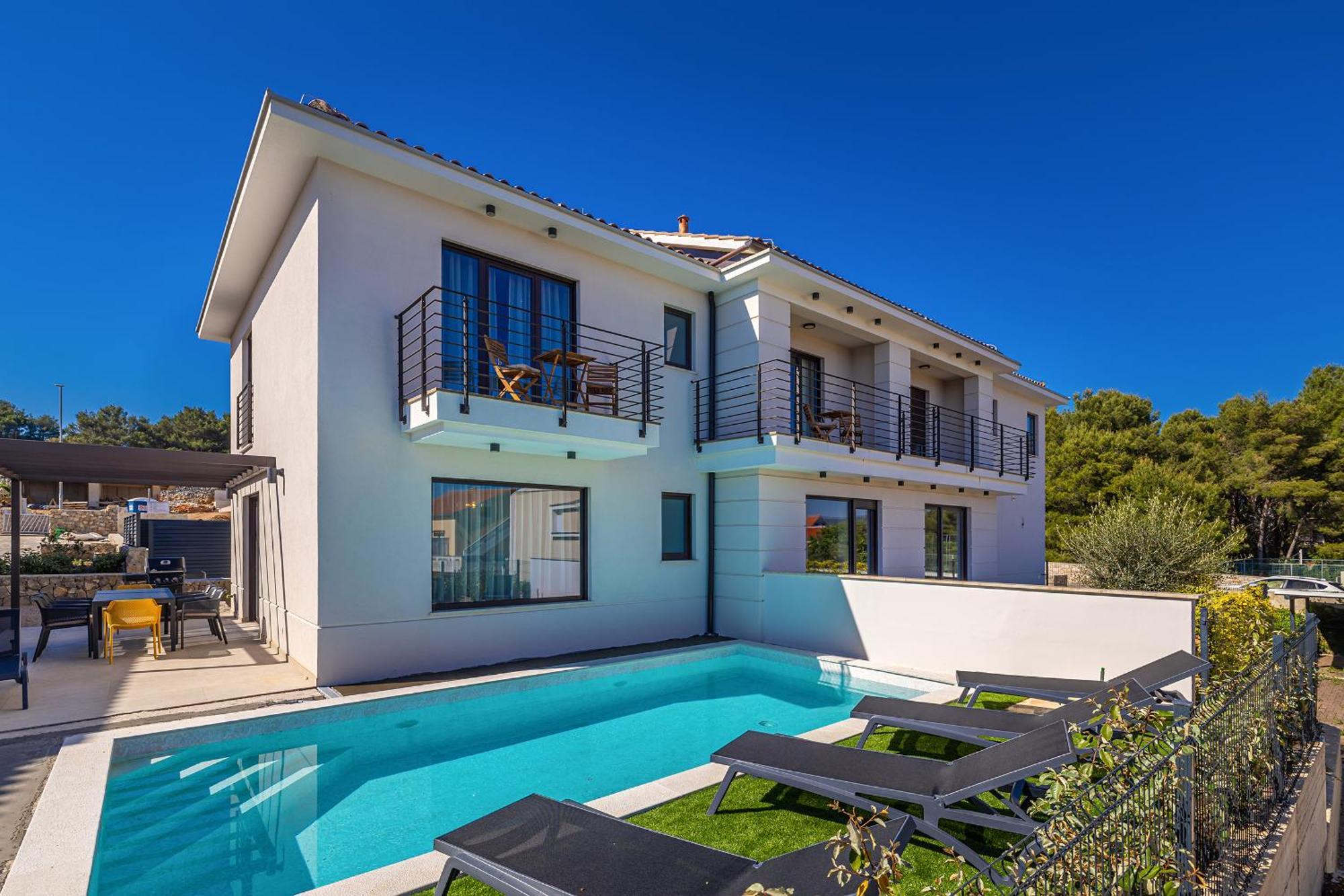 House Fra&la With Private Pool Krk Town