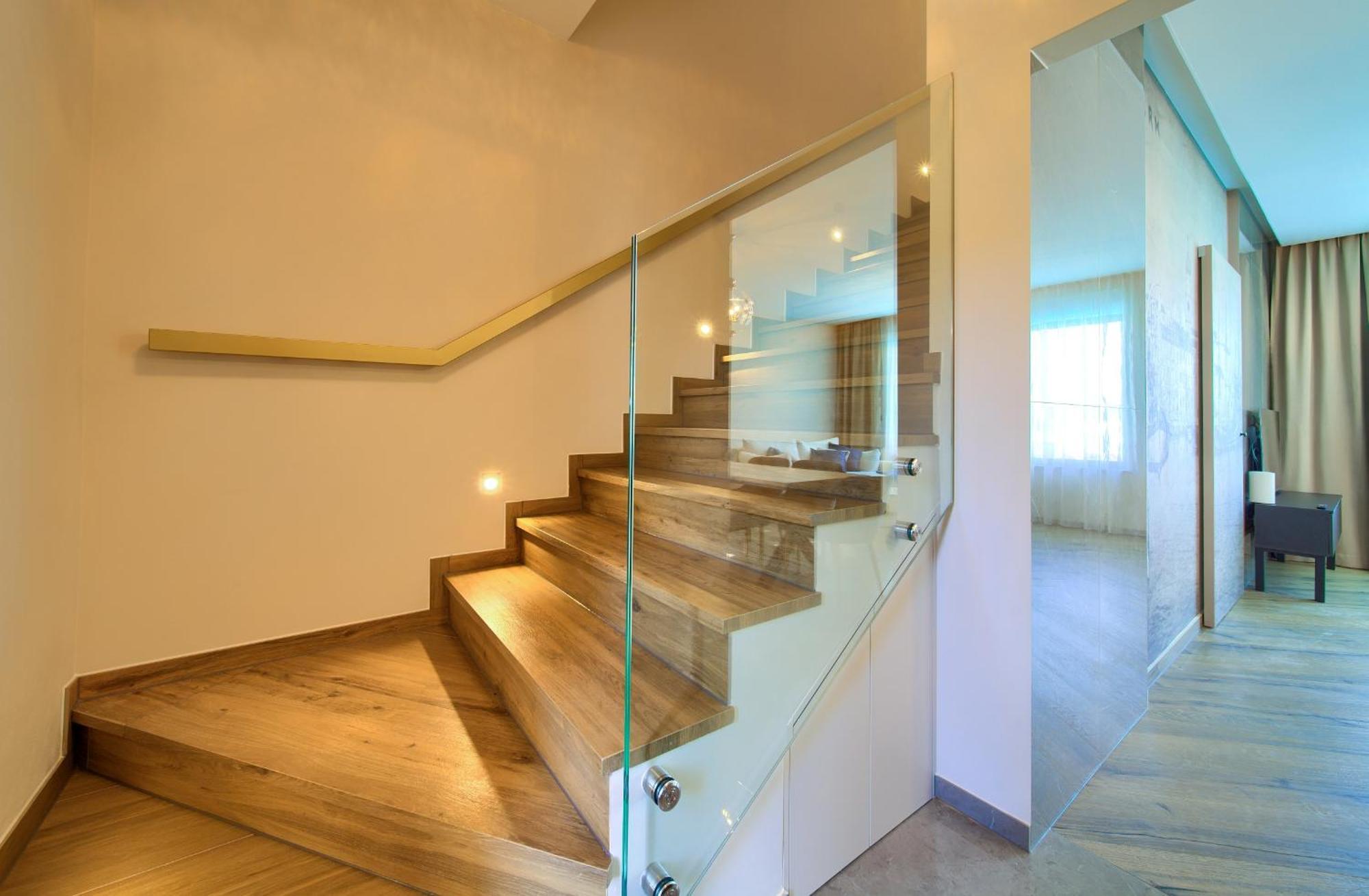 Počitniška hiša House Fra&la With Private Pool