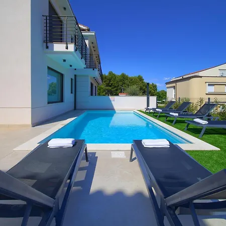 Holiday House Fra&La With Private Pool Krk Town Exterior photo